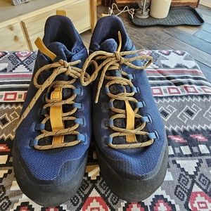Black Diamond Approach Shoes Size 11.5